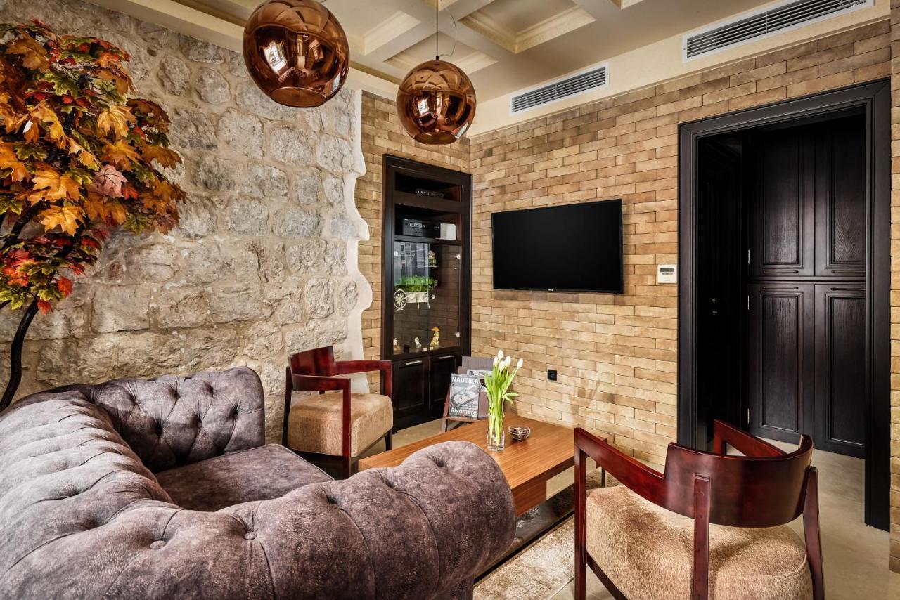 Apartment Lav In The City Centre Kotor Exterior photo